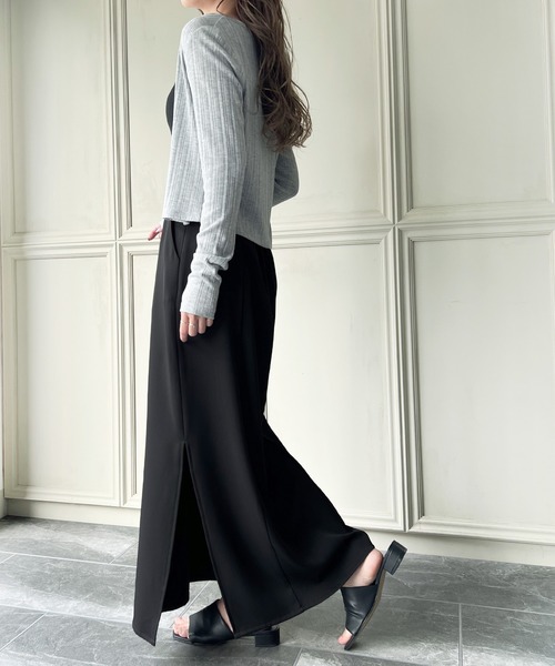 JUNOAH（ジュノア）の「サイドスリットタイトスカート（スカート・レディース・ブラック/アイボリー/ブラウン/ダークグリーン/モカ・MEDIUM/LARGE/X-LARGE/SMALL）」の8枚目の写真