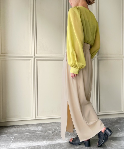 JUNOAH（ジュノア）の「サイドスリットタイトスカート（スカート・レディース・ブラック/アイボリー/ブラウン/ダークグリーン/モカ・MEDIUM/LARGE/X-LARGE/SMALL）」の10枚目の写真