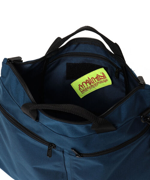 Manhattan Portage（マンハッタンポーテージ）の「Manhattan Portage × BEAMS / 別注 HELMET BAG（トートバッグ・メンズ・ネイビー/ブラック・ONE SIZE）」の13枚目の写真