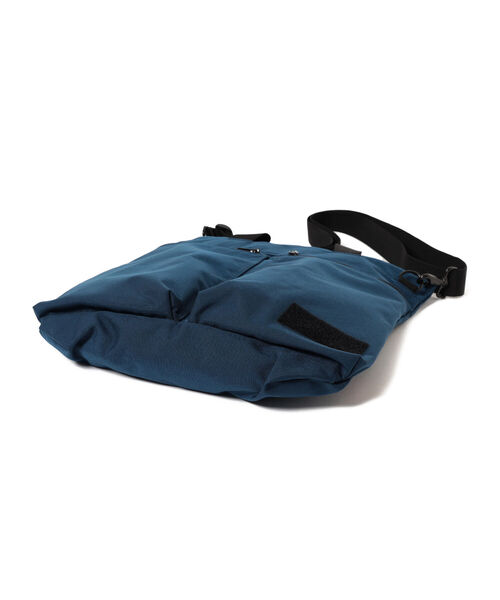 Manhattan Portage（マンハッタンポーテージ）の「Manhattan Portage × BEAMS / 別注 HELMET BAG（トートバッグ・メンズ・ネイビー/ブラック・ONE SIZE）」の14枚目の写真