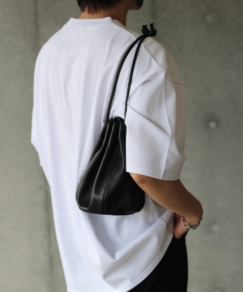 y/m by れぽすけ（イムバイレポスケ）の「巾着BAG（ショルダーバッグ・メンズ・ブラック・FREE）」の3枚目の写真