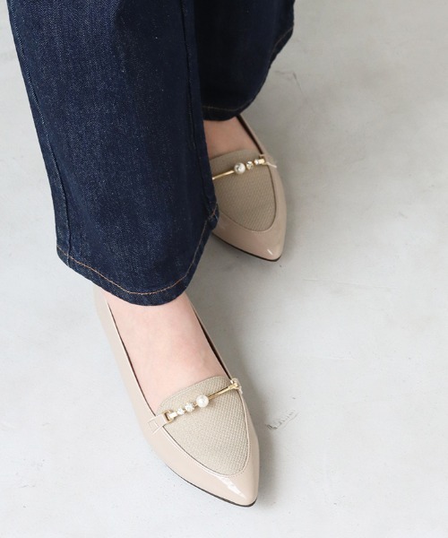 JELLY BEANS（ジェリービーンズ）の「パールビジュービットローファーパンプス【Made in Japan】<ふわさら>(113-64601)JELLY BEANS(ジェリービーンズ)（パンプス・レディース・ブラック系その他/ワイン/グレイッシュベージュ/ブラック/アイボリー・23/24/25/22/25.5/22.5/24.5/23.5/21.5）」の4枚目の写真
