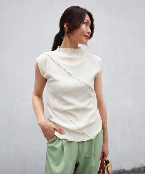 Brownie（ブラウニー）の「Brownie フリルメロー切替ボトルネックノースリーブ（Tシャツ/カットソー・レディース・グリーン/アイボリー/オレンジ/ブラック・FREE）」の2枚目の写真