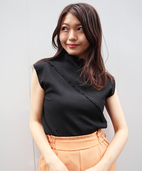 Brownie（ブラウニー）の「Brownie フリルメロー切替ボトルネックノースリーブ（Tシャツ/カットソー・レディース・グリーン/アイボリー/オレンジ/ブラック・FREE）」の3枚目の写真