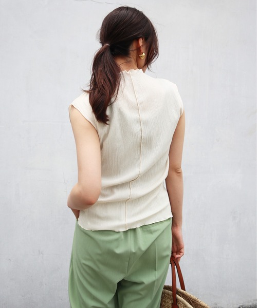 Brownie（ブラウニー）の「Brownie フリルメロー切替ボトルネックノースリーブ（Tシャツ/カットソー・レディース・グリーン/アイボリー/オレンジ/ブラック・FREE）」の6枚目の写真