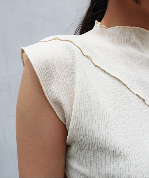 Brownie（ブラウニー）の「Brownie フリルメロー切替ボトルネックノースリーブ（Tシャツ/カットソー・レディース・グリーン/アイボリー/オレンジ/ブラック・FREE）」の18枚目の写真