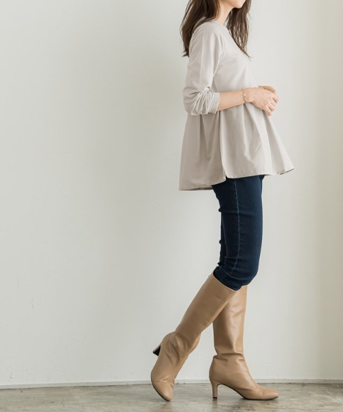 Pierrot（ピエロ）の「ライトスウェットタックデザインプルオーバー（スウェット・レディース・オフホワイト/ブラック/グレイッシュベージュ/パープル・M/L）」の6枚目の写真