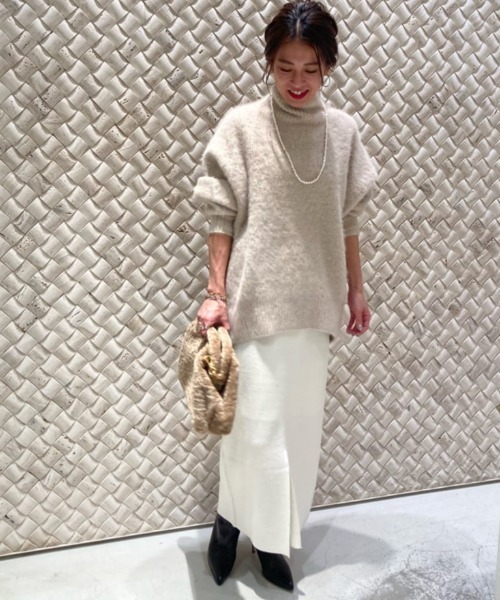 allureville(アルアバイル)の「WOOLカシミヤ片畦チュニック(ニット/セーター・レディース・イエロー/グレー系その他/アイボリー・2)」の22枚目の写真