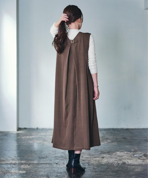 ECRIRE(エクリール)の「【陽コラボ】ダブルボタンジレジャンスカ(ジャンパースカート・レディース・ブラック/モカ・M/L)」の10枚目の写真