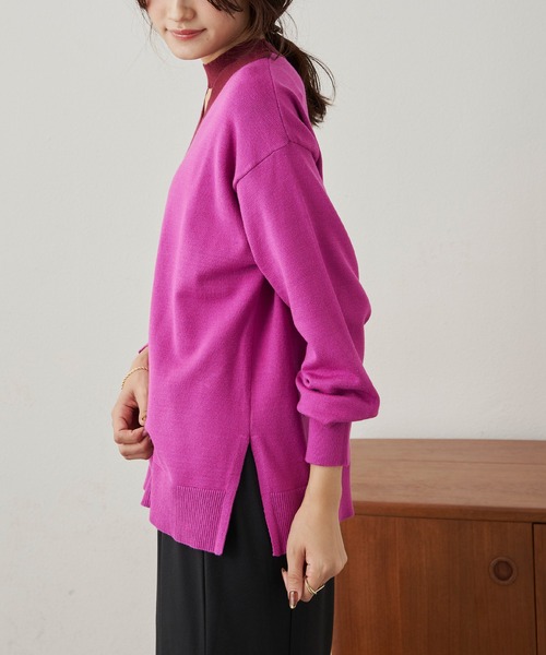 CLEARIMPRESSION （クリアインプレッション）の「バイカラーオープンVネックニット（ニット/セーター・レディース・ピンク/グレー・FREE）」の21枚目の写真