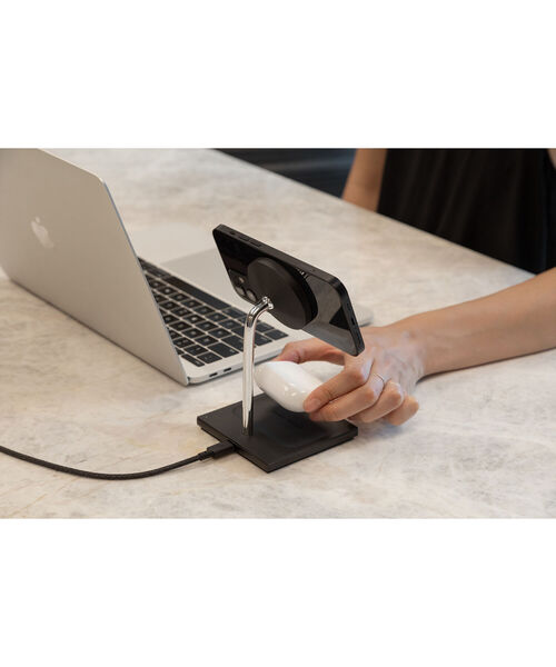 Native Union(ネイティブユニオン)の「NATIVE UNION / SNAP 2-IN-1 MAGNETIC WIRELESS CHARGER(スマホグッズ・メンズ・ブラック・ONE SIZE)」の3枚目の写真