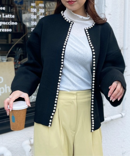 Meli rich（メリーリッチ）の「パールニットカーディガン（カーディガン/ボレロ・レディース・アイボリー/ブラック/パープル/イエロー/グレー/ネイビー・FREE）」の14枚目の写真