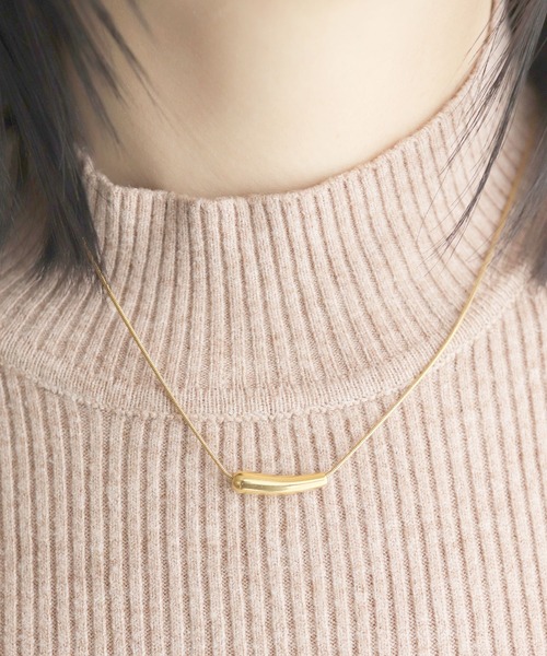 calmila(カルミラ)の「金属アレルギー対応 ボリュームカーブモチーフステンレスネックレス(ネックレス・レディース・シルバー/ゴールド・FREE)」の10枚目の写真