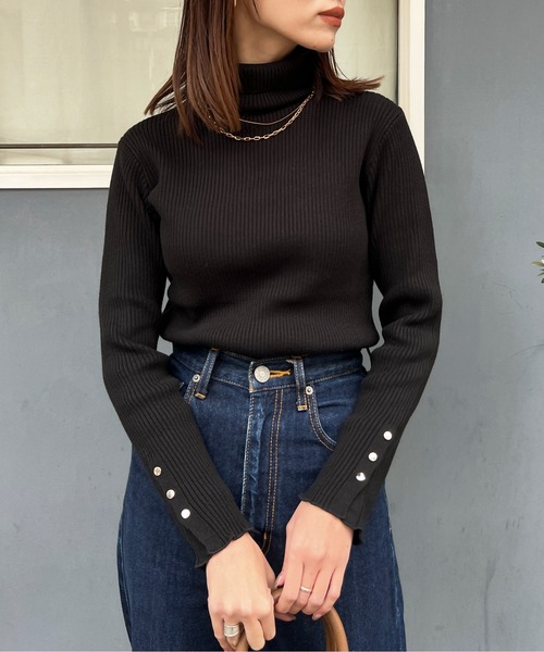 Chez toi(シェトワ)の「袖口ボタンリブタートルニット(ニット/セーター・レディース・オフホワイト/ブラック/ベージュ/アイボリー・FREE)」の18枚目の写真