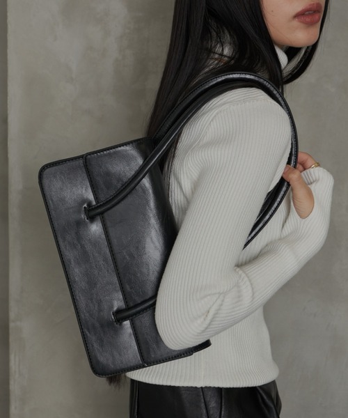 FIG&VIPER(フィグアンドバイパー)の「スクエアハンドバッグ(ショルダーバッグ・レディース・ホワイト/ブラック・FREE)」の18枚目の写真