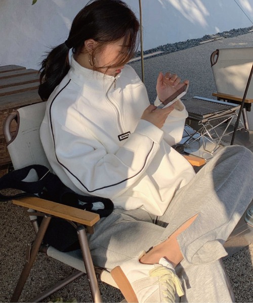 meJane（ミージェーン）の「バイカラーラインハーフジップアップ裏起毛スウェットトレーナー（スウェット・レディース・ホワイト/ブラック/グレイッシュベージュ/グレー・FREE）」の5枚目の写真