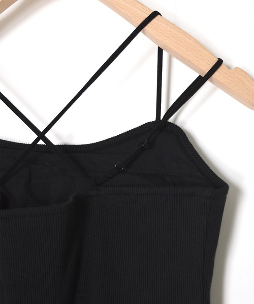 w closet（ダブルクローゼット）の「【カップ付き】バッククロスキャミソール（キャミソール・レディース・ブラック/オフホワイト・FREE）」の13枚目の写真