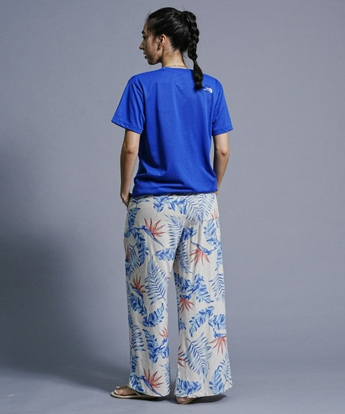 THE NORTH FACE(ザノースフェイス)の「THE NORTH FACE/ザ・ノース・フェイス フロントロゴ/ショートスリーブ/カラフルロゴTシャツ NTW32353(Tシャツ/カットソー・レディース・ホワイト/ベージュ/ブラック/ブルー/オレンジ・XL/L)」の21枚目の写真