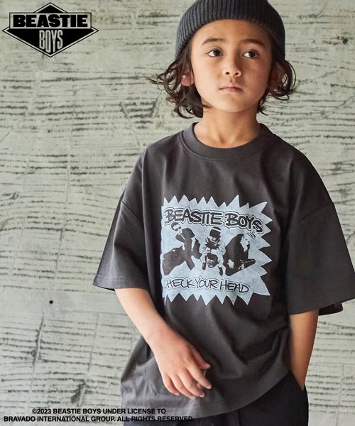 PAIRMANON STREET（ペアマノンストリート）の「【PAIRMANON STREET】【プレミアムコットン100】【Beastie Boys】プリント半袖Tシャツ（Tシャツ/カットソー・キッズ・ブラック/オレンジ/グリーン/ホワイト/ライトベージュ・100/120/140/130/110/150）」の3枚目の写真