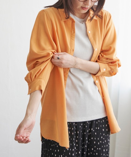 ikka（イッカ）の「リネン混長袖シャツ（シャツ/ブラウス・レディース・グリーン/ブルー/オフホワイト/チャコールグレー/オレンジ/ホワイト・M/L/S）」の6枚目の写真