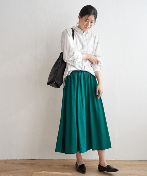 ikka（イッカ）の「リネン混長袖シャツ（シャツ/ブラウス・レディース・グリーン/ブルー/オフホワイト/チャコールグレー/オレンジ/ホワイト・M/L/S）」の17枚目の写真