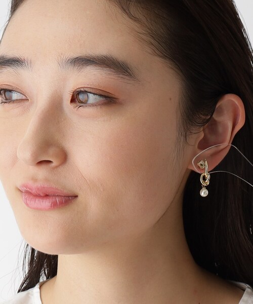 OPAQUE.CLIP（オペークドットクリップ）の「◆結びメタルフェイクパール付ピアス（ピアス（両耳用）・レディース・ホワイト系3・00）」の4枚目の写真