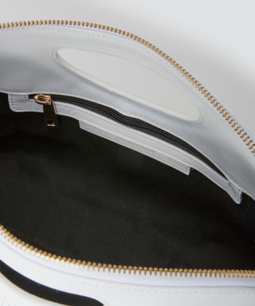 PELLICO(ペリーコ)の「ANELLI CESTO MINI FRINGE バッグ WHITE(クラッチバッグ・レディース・ホワイト・FREE)」の9枚目の写真