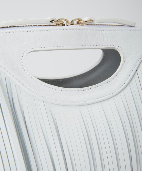 PELLICO(ペリーコ)の「ANELLI CESTO MINI FRINGE バッグ WHITE(クラッチバッグ・レディース・ホワイト・FREE)」の2枚目の写真