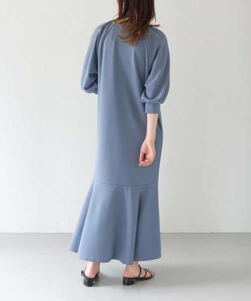 vingtrois（バントロア）の「【Vingtrois】カットジョーゼットマーメイドワンピース（ワンピース・レディース・ブラック/マスタード/ブルー・M）」の8枚目の写真