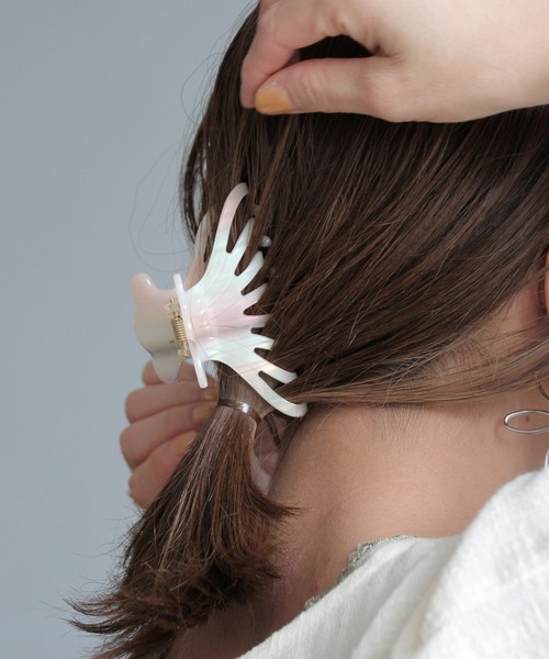 Crisp（クリスプ）の「ニュアンスバンスクリップ（バレッタ/ヘアクリップ・レディース・ブルー/ピンク/ミックスグレー・FREE）」の6枚目の写真