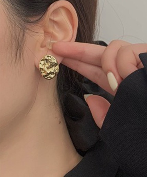 LYEON（リヨン）の「プレートピアス（ピアス（両耳用）・レディース・シルバー/ゴールド・FREE）」の3枚目の写真