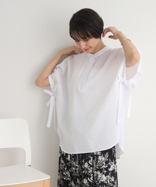 DRESKIP(ドレスキップ)の「◆コーデの主役!袖リボン バンドカラービッグシャツ(シャツ/ブラウス・レディース・オフホワイト/ネイビー系2/パープル系2/ブラック系1・00)」の2枚目の写真