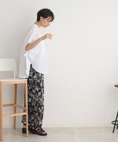 DRESKIP(ドレスキップ)の「◆コーデの主役!袖リボン バンドカラービッグシャツ(シャツ/ブラウス・レディース・オフホワイト/ネイビー系2/パープル系2/ブラック系1・00)」の6枚目の写真