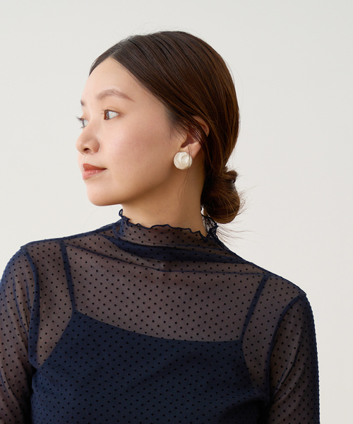 IENA（イエナ）の「【Dominique Denaive/ドミニクドゥネーブ】ADINA CLIP イヤリング(両耳)（イヤリング・レディース・ホワイト/ゴールド・FREE）」の4枚目の写真