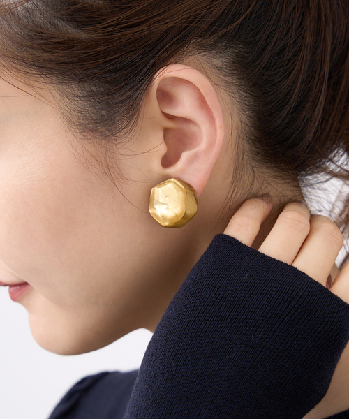 IENA（イエナ）の「【Dominique Denaive/ドミニクドゥネーブ】ADINA CLIP イヤリング(両耳)（イヤリング・レディース・ホワイト/ゴールド・FREE）」の5枚目の写真