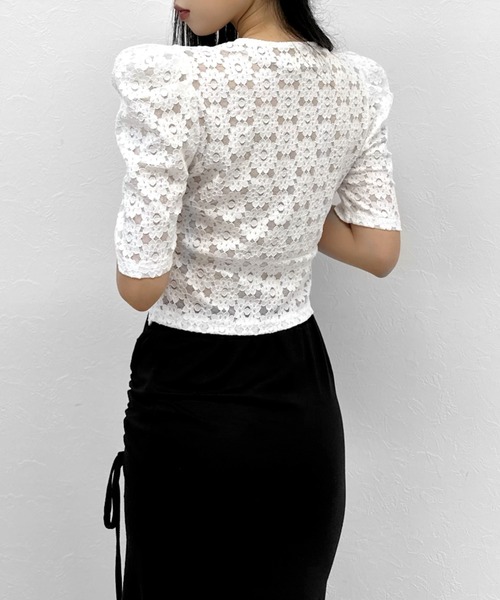 LVEU.(ラブユ.)の「Puff shoulder short sleeve lace tops / パフショルダーショートスリーブレーストップス(Tシャツ/カットソー・レディース・ブラック/ホワイト・FREE)」の15枚目の写真