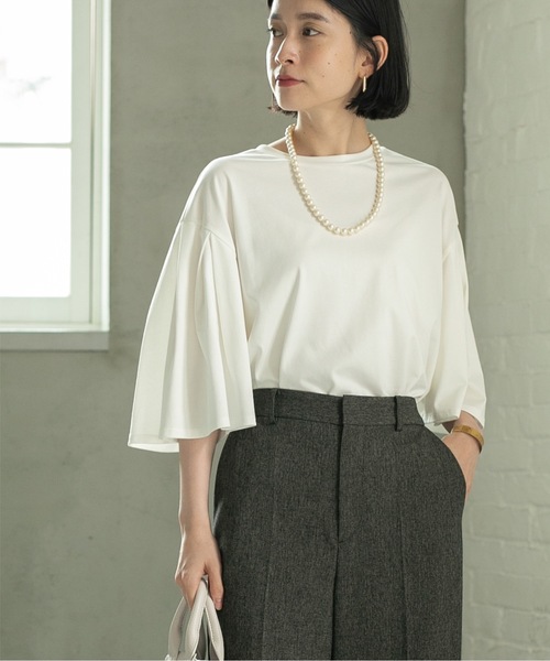 OPAQUE.CLIP(オペークドットクリップ)の「◆タックフレアスリーブカットソー/ショート丈【洗濯機洗い可】(Tシャツ/カットソー・レディース・ホワイト系/ブラック/チャコールグレー/キャメル・38/42/40)」の6枚目の写真