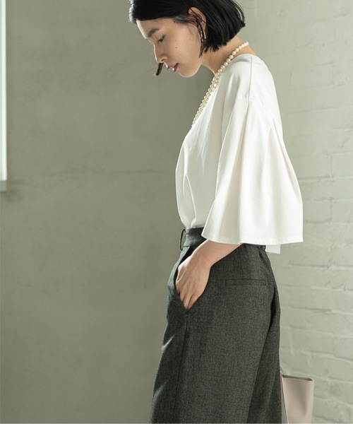 OPAQUE.CLIP(オペークドットクリップ)の「◆タックフレアスリーブカットソー/ショート丈【洗濯機洗い可】(Tシャツ/カットソー・レディース・ホワイト系/ブラック/チャコールグレー/キャメル・38/42/40)」の7枚目の写真