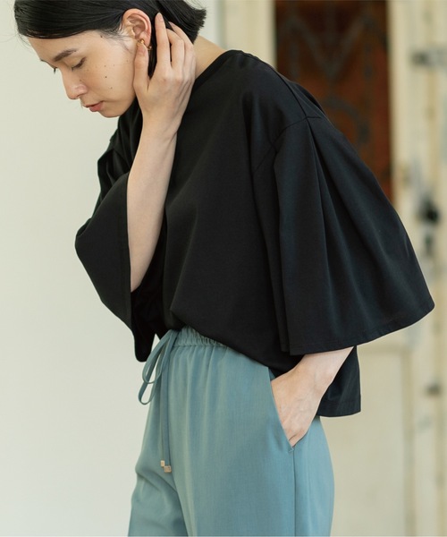 OPAQUE.CLIP(オペークドットクリップ)の「◆タックフレアスリーブカットソー/ショート丈【洗濯機洗い可】(Tシャツ/カットソー・レディース・ホワイト系/ブラック/チャコールグレー/キャメル・38/42/40)」の12枚目の写真