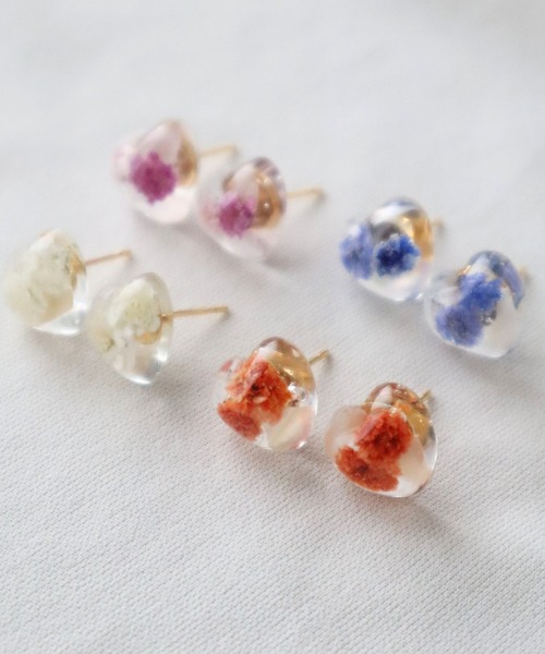 CERCA(チェルカ)の「fuwairo/かすみ草のハートピアス(ピアス(両耳用)・レディース・パープル/ホワイト/オレンジ/ブルー・FREE)」の8枚目の写真