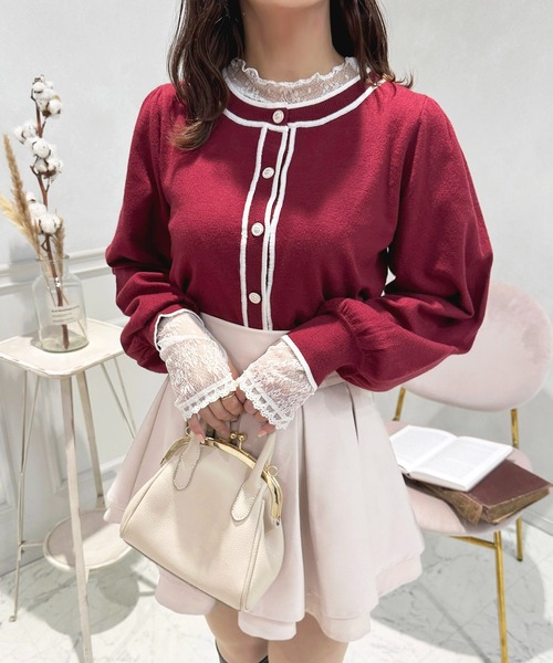 apres jour(アプレジュール)の「ゴールドボタンカーディガン【ZOZOTOWN限定アイテム】(カーディガン/ボレロ・レディース・オフホワイト/ラベンダー/ブラック/ボルドー・X-LARGE/フリー)」の4枚目の写真