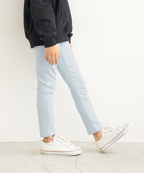 coca（coca）（コカ）の「キッズ ベーシックストレッチスキニーパンツ（その他パンツ・キッズ・ブルー/ブラック・110/120/130/140）」の2枚目の写真