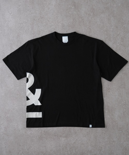 BRICK & SONS(ブリックアンドサンズ)の「&ビッグプリント オーバーサイズTシャツ<ブラック>(Tシャツ/カットソー・メンズ・ブラック/ホワイト・S/L/M)」の2枚目の写真