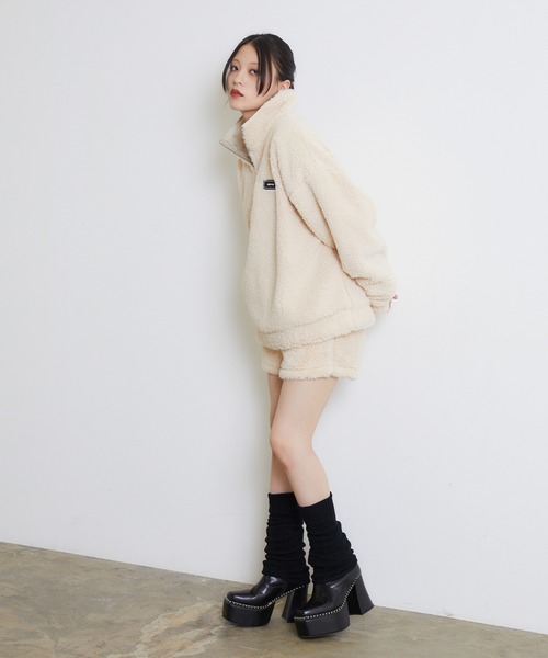 ENVYM(アンビー)の「ボアショートパンツ(その他パンツ・レディース・アイボリー/ブラック・FREE)」の4枚目の写真