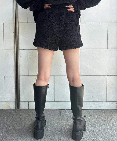 ENVYM(アンビー)の「ボアショートパンツ(その他パンツ・レディース・アイボリー/ブラック・FREE)」の9枚目の写真