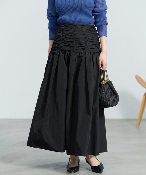 IENA(イエナ)の「ギャザーデザインタフタスカート(スカート・レディース・キャメル/ブラック・38/36)」の2枚目の写真
