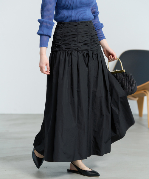 IENA(イエナ)の「ギャザーデザインタフタスカート(スカート・レディース・キャメル/ブラック・38/36)」の8枚目の写真