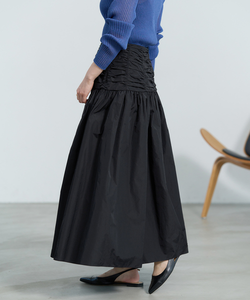 IENA(イエナ)の「ギャザーデザインタフタスカート(スカート・レディース・キャメル/ブラック・38/36)」の9枚目の写真