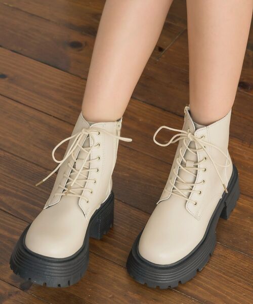RETRO GIRL（レトロガール）の「厚底レースアップブーツ（ブーツ・レディース・ブラック/オフホワイト・MEDIUM/LARGE）」の4枚目の写真