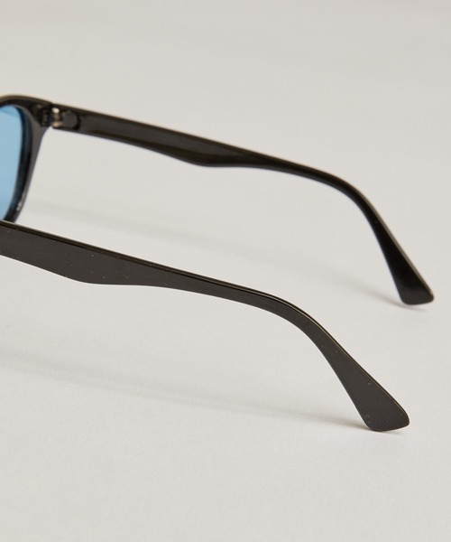 Lui's（ルイス）の「ウェリントンタイプ＃2 / カラーレンズサングラス（サングラス・メンズ・ブルー/ライトグレー・FREE）」の8枚目の写真